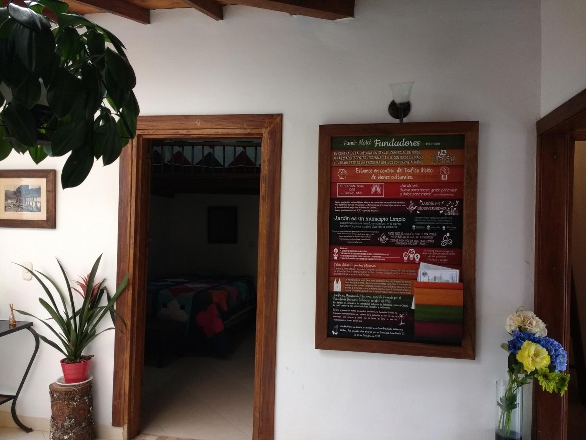 Hostal Famihotel Fundadores Jardín Eksteriør bilde